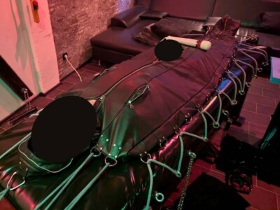 Thumbnail-Fesselsack-Tom